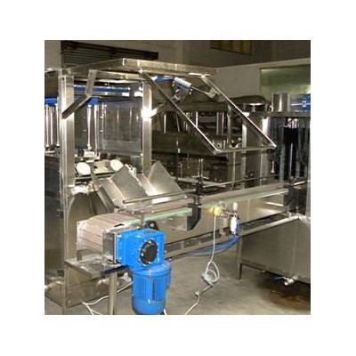 貴州桶裝水灌裝機拔蓋刷桶機蒸汽縮膜機廠家云南供應水廠全套生產設備